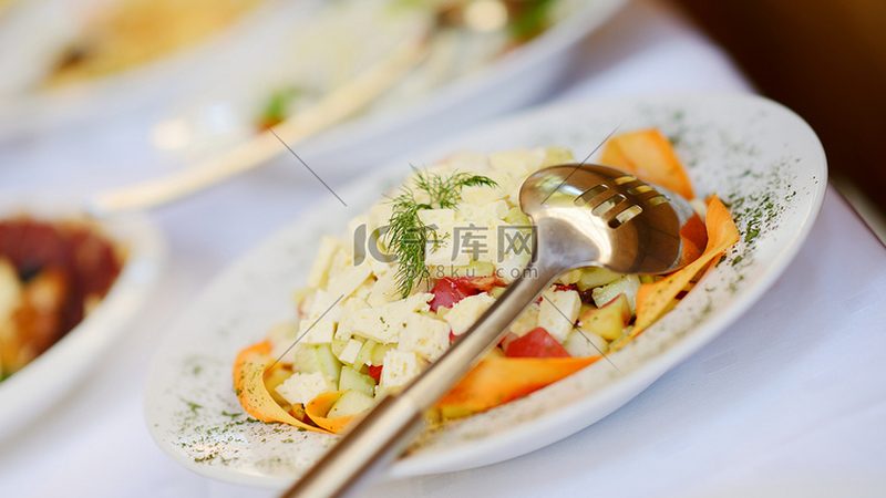 糖果自动包装机定制厂家：揭秘糖果包装自动化背后的技术奥秘